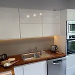 - W Domu - 130m2 Z Tarasem I Ogrodkiem *