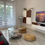 - W Domu - 130m2 Z Tarasem I Ogrodkiem *