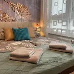 Apartment - W Domu - 130m2 Z Tarasem I Ogrodkiem *