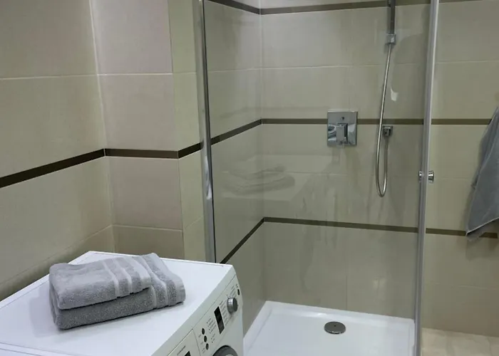 - W Domu - 130m2 Z Tarasem I Ogrodkiem * 브로츠와프